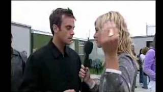 Robbie Williams tries to quotpick upquot Fearne Cotton [upl. by Llorrad]